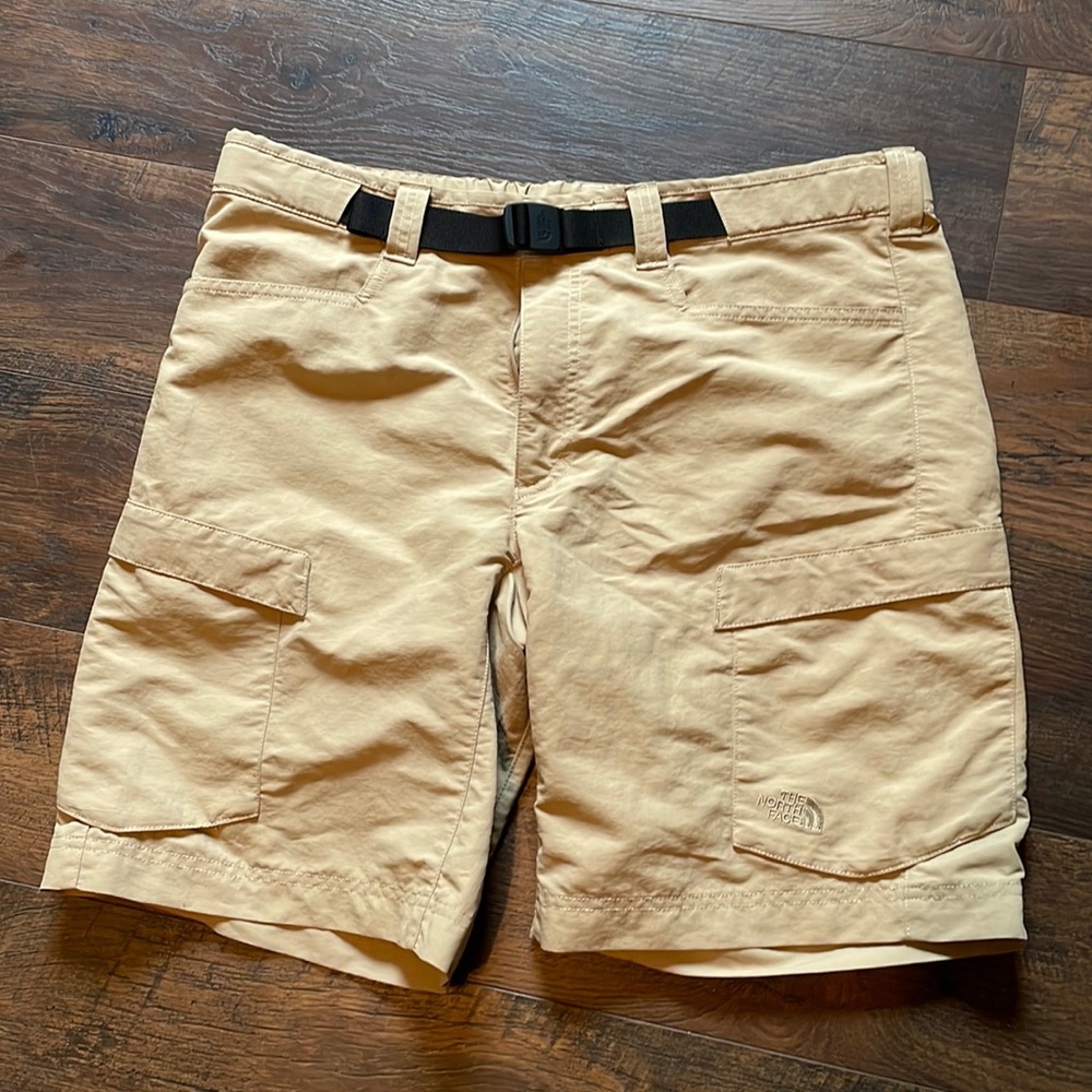 North Face shorts size 34